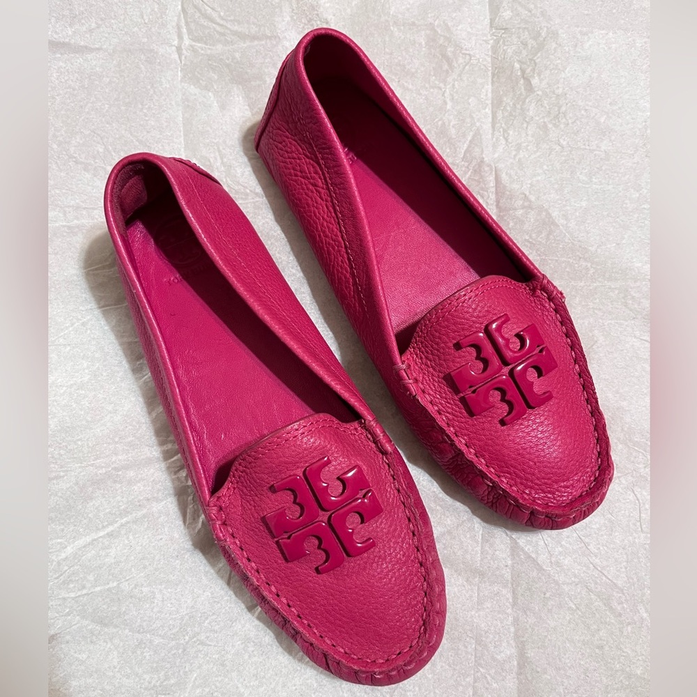 NWOT Tory Burch Lowell 2 Driver Loafer Magenta 6
